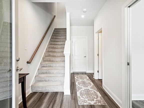 3rd image of 115 Daybeacon St