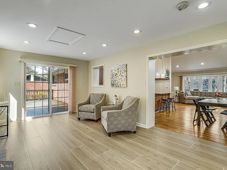 8651 Cromwell Dr — Photo 20