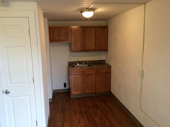 4th image of 1467 E Mound St APT 7