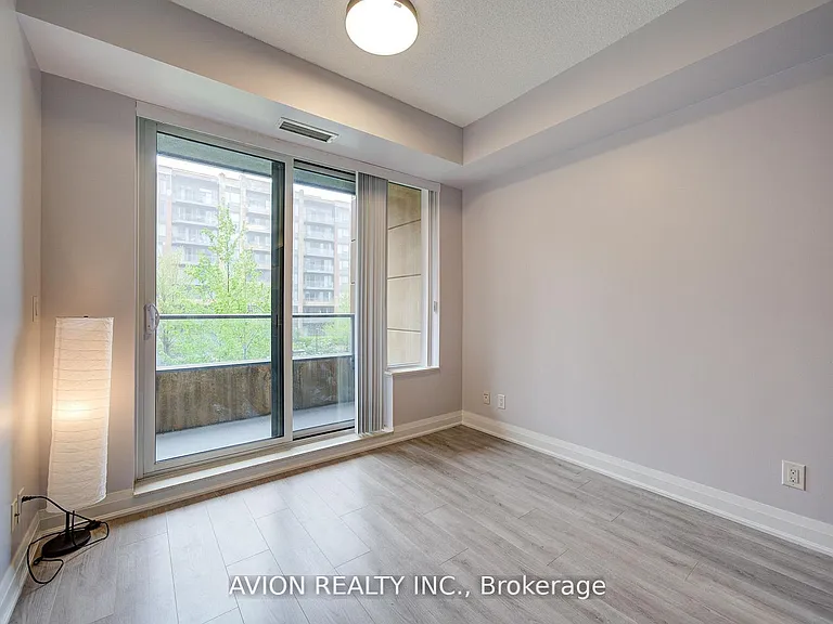 18 Uptown Dr #301 — Photo 9