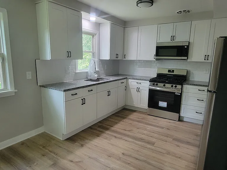 16772 Gerard Ave — Photo 4