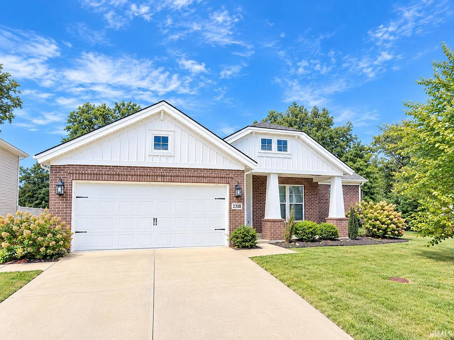 3 bed, 2.0 bath, 1416 sqft, $2,000 — Photo 1