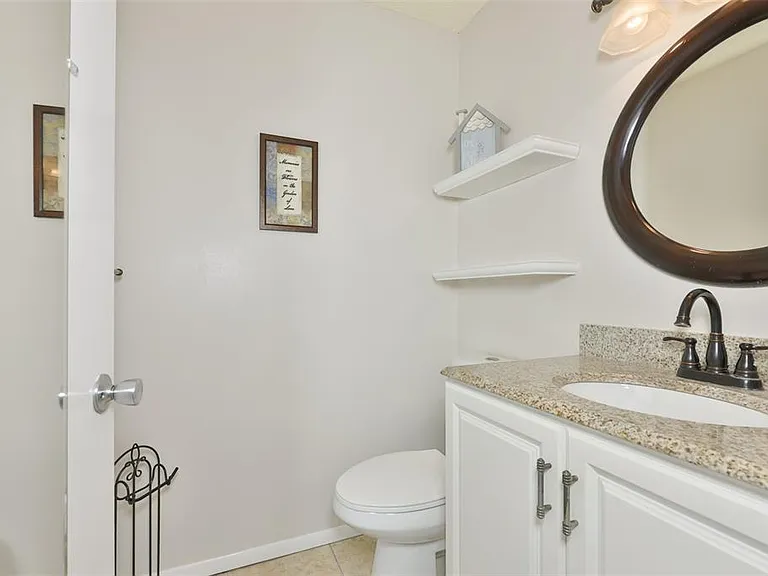 207 Islip Way — Photo 19