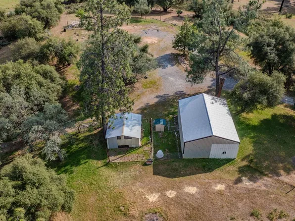 6216 Trout Ln, Mountain Ranch, CA 95246