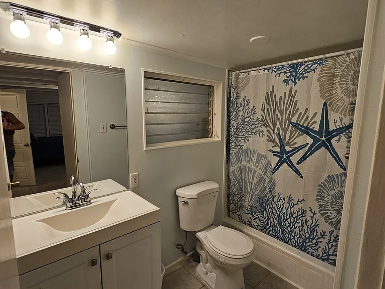 348 W Wentworth St — Photo 10