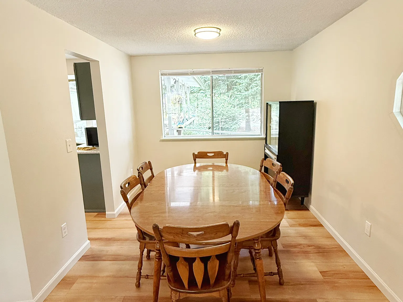 3 bed, 1456 sqft, $3,200 — Photo 3