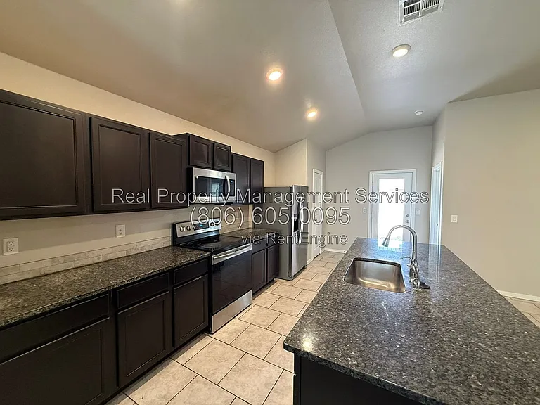 2709 Wausau Ave — Photo 5