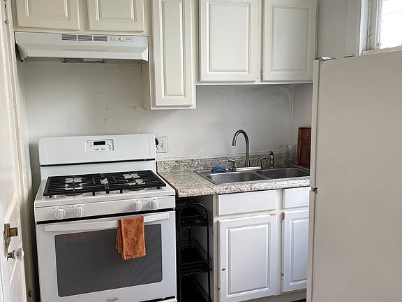 2nd image of 4620 Saint Charles Ave APT C