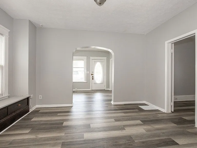 3910 Carlyle Ave — Photo 4