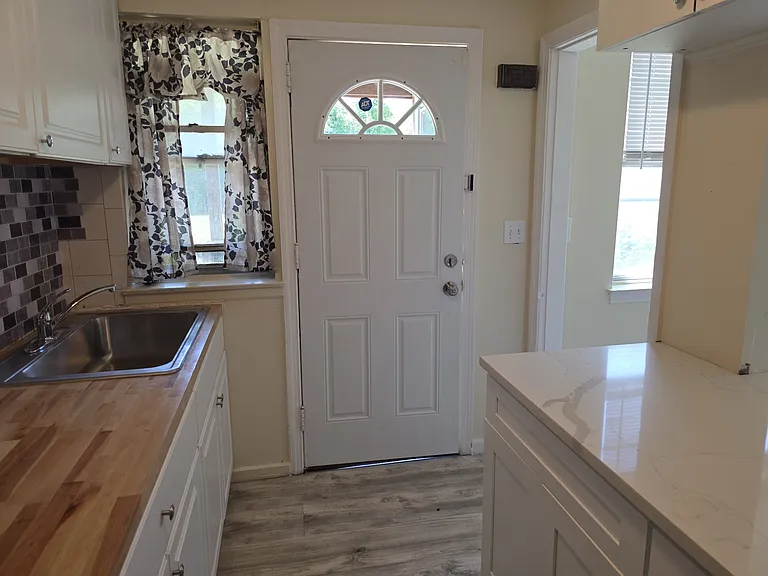 44 Virginia Ave — Photo 30