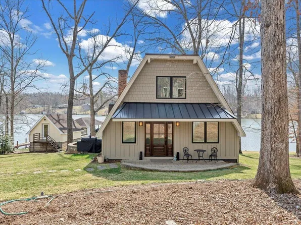 480 Lakeland Dr, Moneta, VA 24121