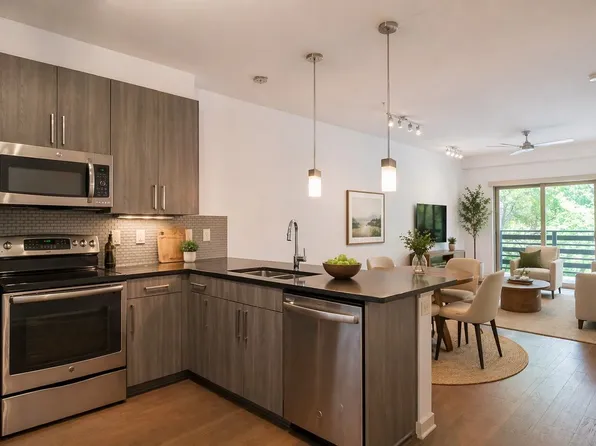 3600 S Lamar Blvd #215, Austin, TX 78704