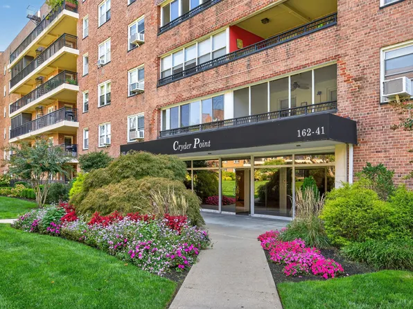 162-41 Powells Cove Boulevard image 10 of 12