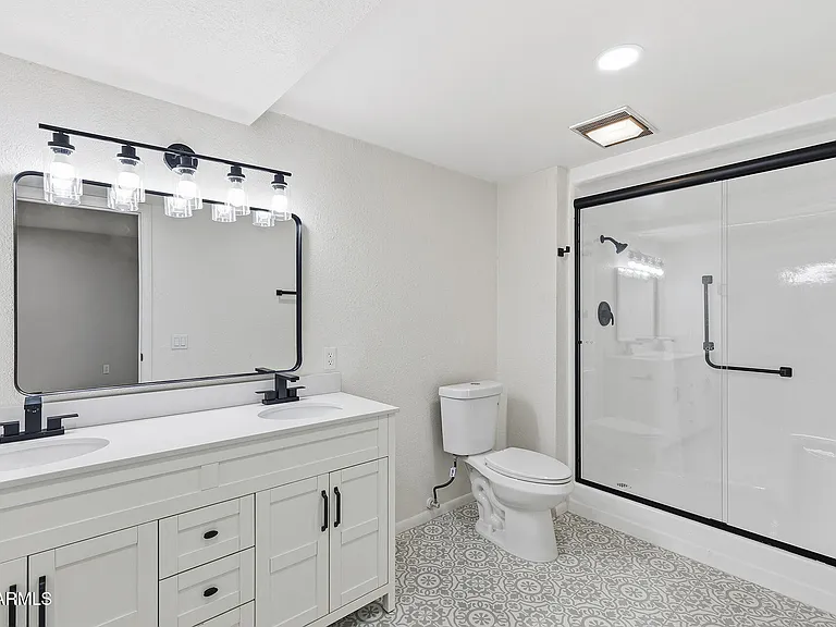 16817 N Meadow Park Dr — Photo 9