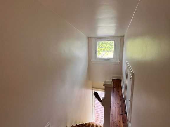 2nd image of 1217 Schiller Ave Unit 2