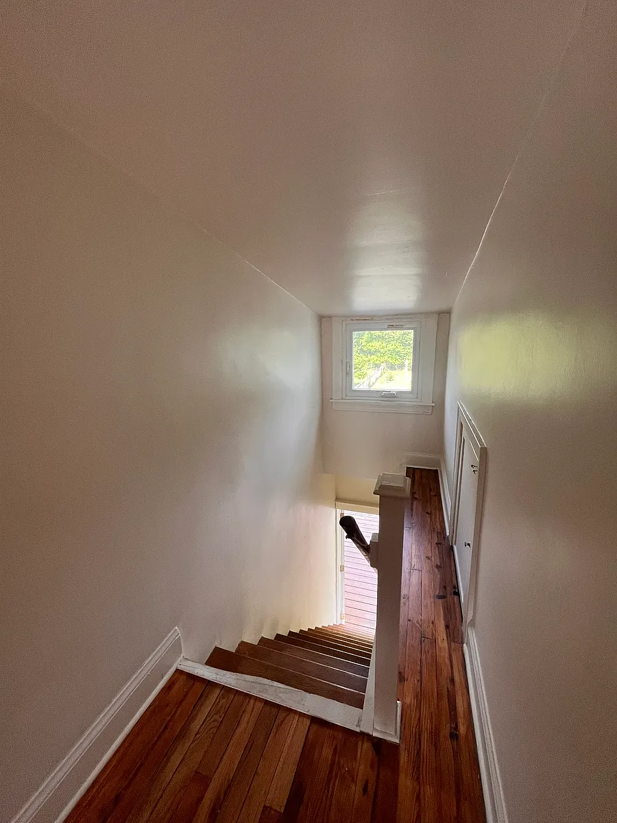 Building Photo - 1217 Schiller Ave #2