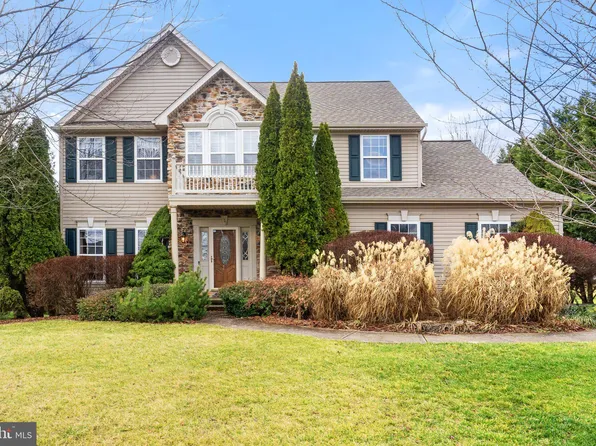 583 Turnberry Dr, Charles Town, WV 25414