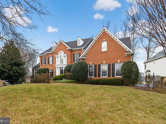 3rd image of 11588 Cedar Chase Rd