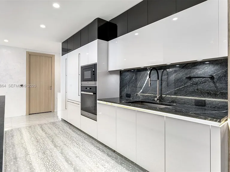 1000 Brickell Plz #Penthouse 5203 — Photo 7