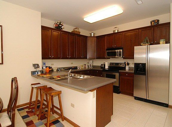 3rd image of 100 N River Ln Unit 403