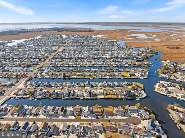 22 W Raritan Dr, Little Egg Harbor, NJ 08087