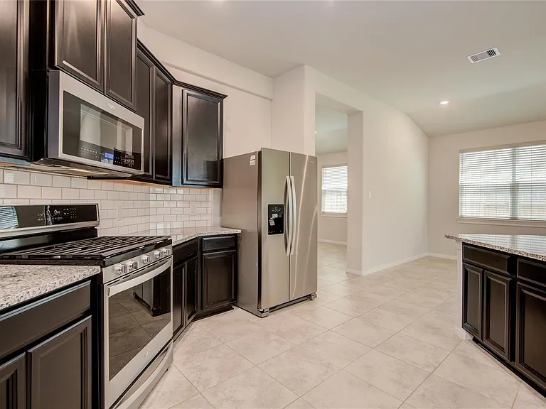 2425 Temple Crag Dr — Photo 14