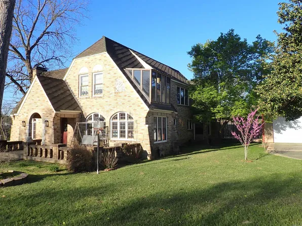 529 S 9th St, Arkadelphia, AR 71923