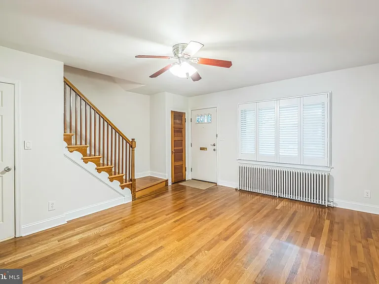 1407 K St SE — Photo 2