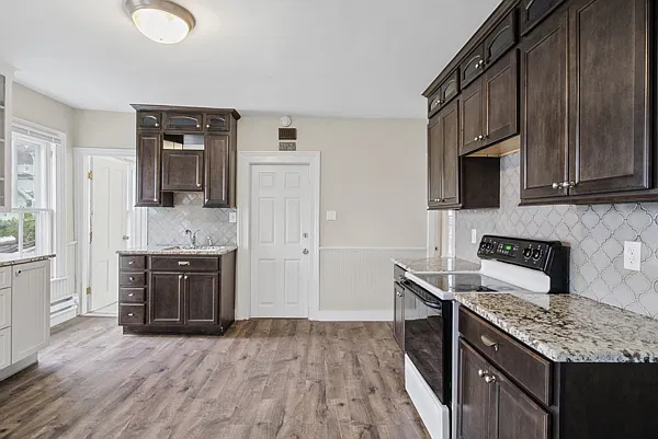 2 bed, 1000 sqft, $1,800 — Photo 1