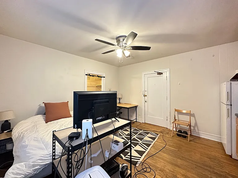 2129 N Dayton St #402 — Photo 9