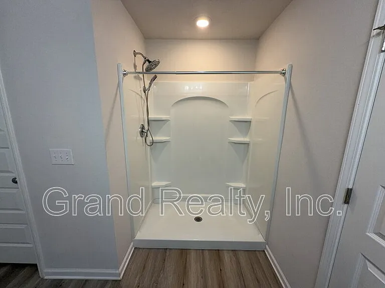 5431 Peach Dr — Photo 14