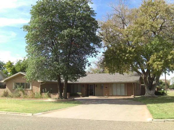 1009 Holliday St, Plainview, TX 79072