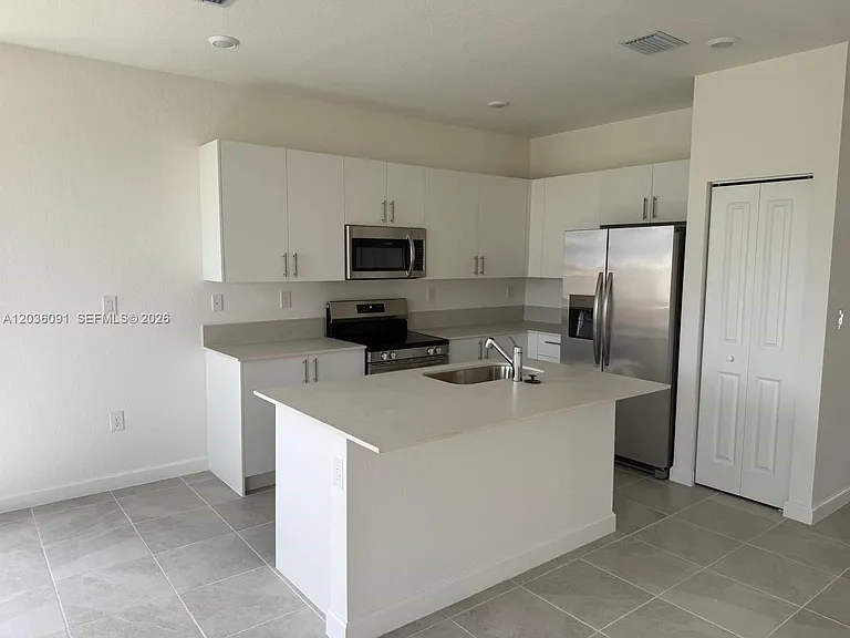 1539 NW 1st #1 — Photo 2