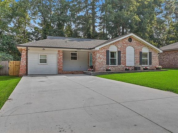 3rd image of 221 Judith Dr