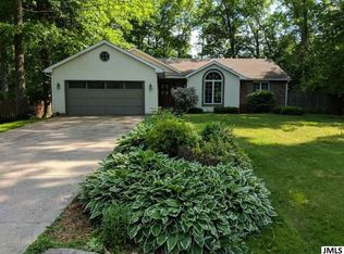 2975 Wolhavn Ln, Jackson, MI 49201