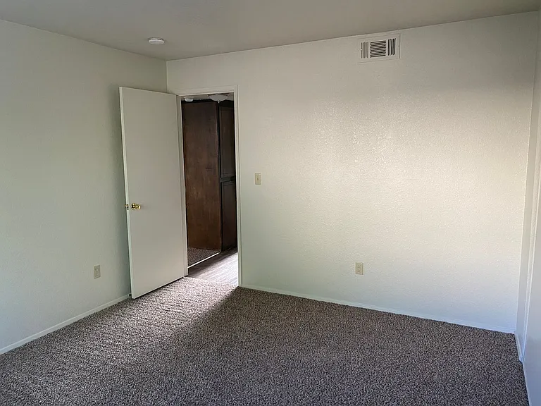 1124 Layton Rd — Photo 7