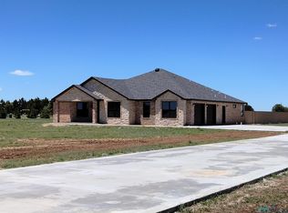 1016 Tall Grass Ln, Clovis, NM 88101