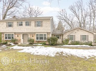 2 Standish Ln, Stony Brook, NY 11790