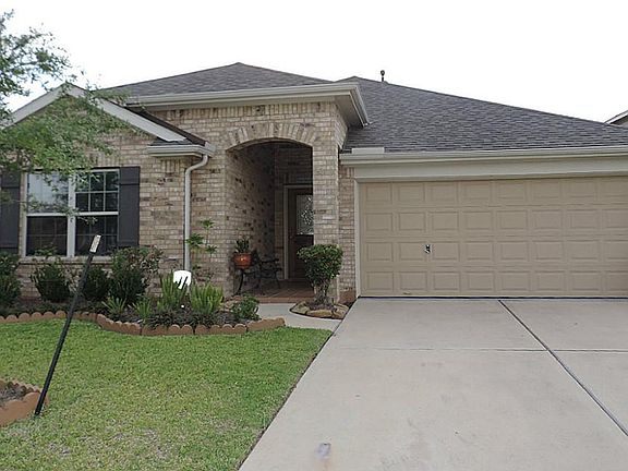 Incredible One Story Chesmar Home just minutes to Woodlands!