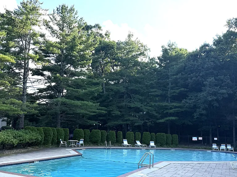 12 Talcott Forest Rd — Photo 12