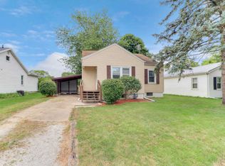 308 S Emery St, Heyworth, IL 61745