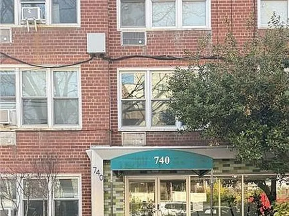 740 E 32nd St APT J6, Brooklyn, NY 11210