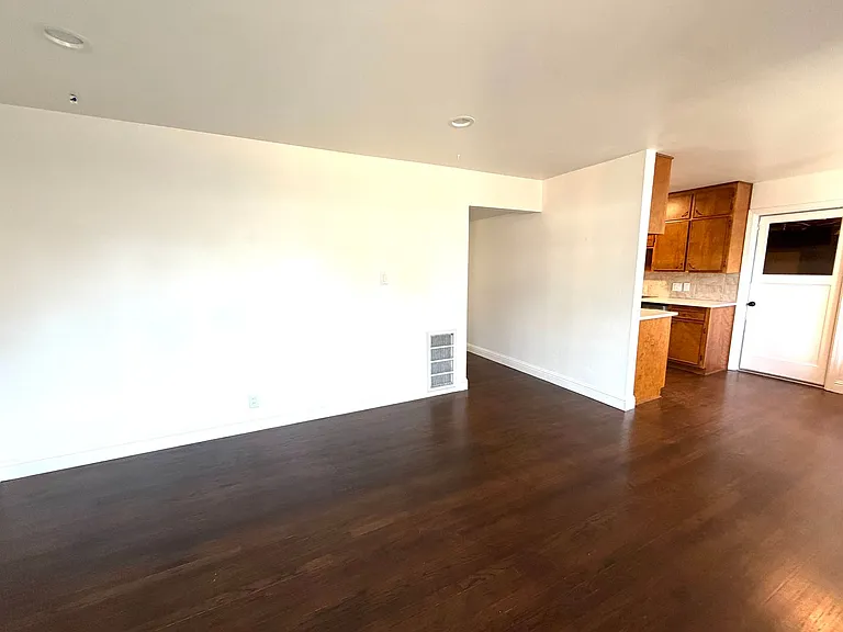 1704 Castle Ct — Photo 11