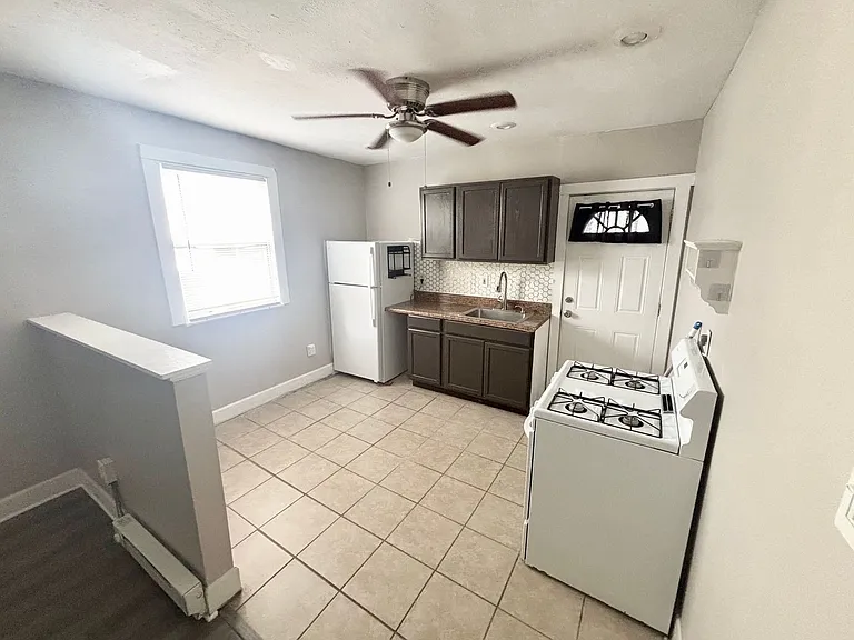 Desirable Euclid Neighborhood Apartment Building (Studio Apartments) & 2 Bedroom Single House - S... — Photo 6
