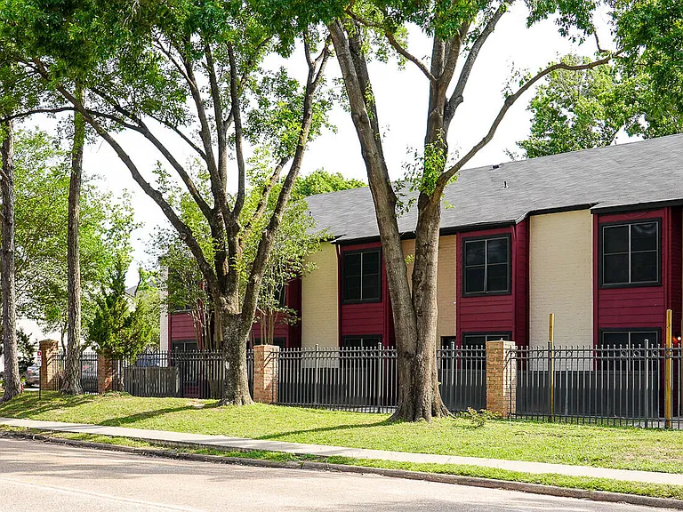 Avery Place — Photo 15