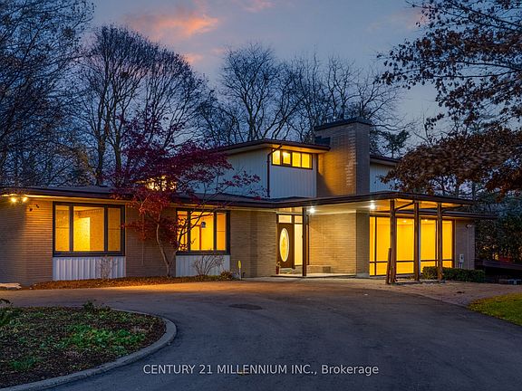 2nd image of 200 Main St S