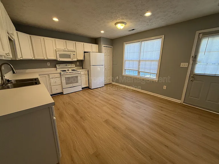 10500 Boxmeer Ct — Photo 6
