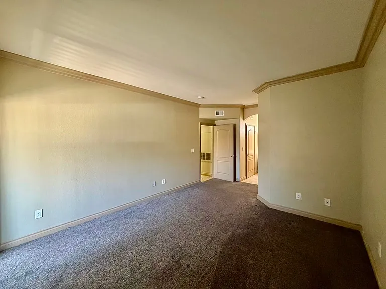 5525 W Flamingo Rd #1019 — Photo 11