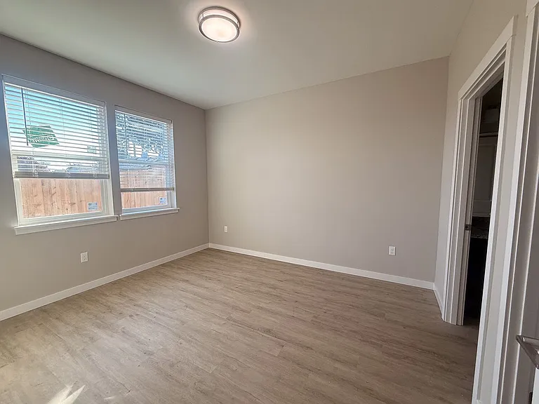 5534-5564 Skyline Rd S — Photo 180