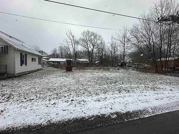 3rd image of 14 White Lamb Ln